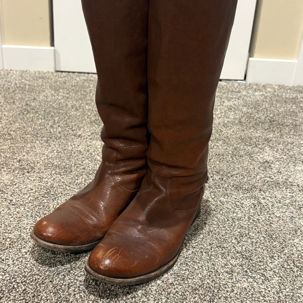 Womens 7.5 Melissa Button Frye Boots